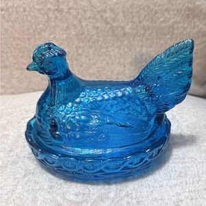 L.E. Smith Capri Blue Glass Hen on Nest